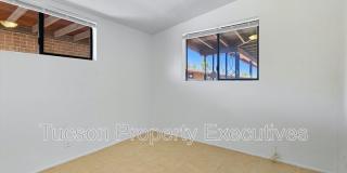 1662 North Beverly Avenue Gallery 16