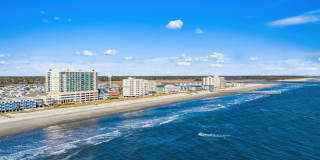 Coastal Living at its Best: Charming 3-Bedroom Near the Beach Gallery 7
