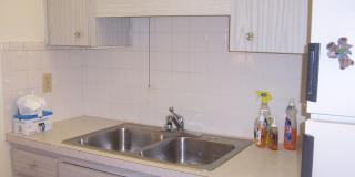 2/1 in gated community, available now! Gallery 6