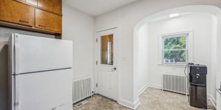 212 FREDERICK Avenue S Gallery 28