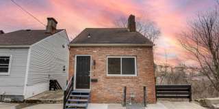 Available NOW - Private 2 Bedroom Home w/ Beautiful Updates! Gallery 20