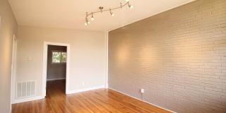 Beautiful 2 Bedroom, 1 Bath home is West Raleigh! Pet Friendly! Gallery 3
