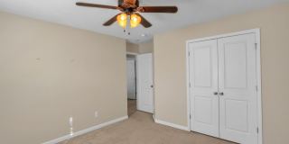 Large fenced yard corner lot - 4 Bedroom home in Moss Grove Plantation Gallery 24