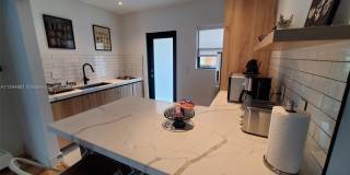 740 SW 9th St Gallery 12