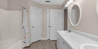 Charming 3BR Home with Fenced Yard, Garden Tub & Double Vanity Gallery 18