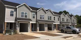 3 Bedrooms, 2.5 Baths 2-story townhome Gallery 1