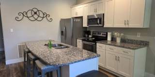 1117 Greenwood Alley Gallery 12