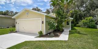 358 BEARDED OAKS Circle Gallery 1