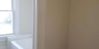 Great 3 bed 1.5 Bath close to University of Dayton, MIami Valley Hospital and greater Dayton. Gallery 7