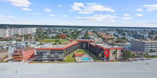 Luxurious Corner Unit with Stunning Floor-to-Ceiling Views! Gallery 22