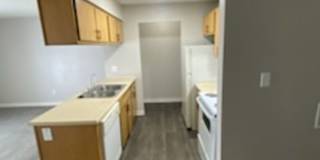 River Walk Apartments Gallery 50