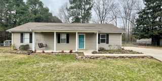 Lovely home east of Athens! Fenced back yard! Gallery 1