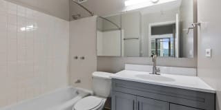 Arrive Streeterville Gallery 18