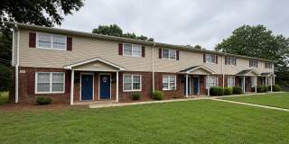 Two bedroom, 1.5 bath in Graham--McAden Place Gallery 1