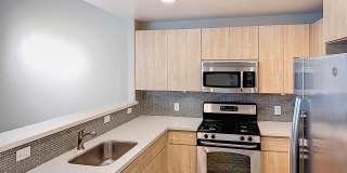Charming 2BR Townhome in Phoenix Gallery 9