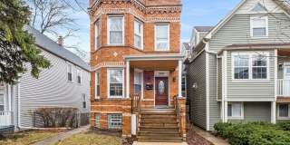 3904 N Whipple Avenue unit: 2 Gallery 1
