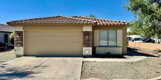 Very Nice & Clean Single Level Home In Phoenix, Very Close To Ed and Verma Pastor Elementary School. Very Nice & Clean Single Level Home In Phoenix, Very Close To Ed and Verma Pastor Elementary School. Gallery 1