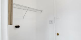 Spacious 2 Bed/2.5 Bath Townhome in POOL CONDO COMPLEX! Gallery 25