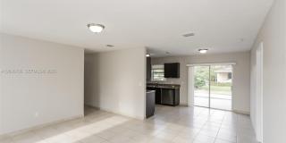 18931 NW 33rd Pl Gallery 3