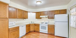 536 Elsie Avenue Gallery 8