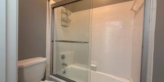 Completely Renovated Downtown Memphis Loft with Rooftop Skyline Views. Gallery 16