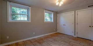 Room in 5 Bedroom Home at Kinnamon Rd Gallery 19