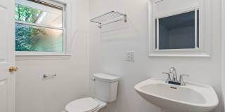 Heart of Chapel Hill! Roosevelt is ready for you!  4 bedrooms/3 bathrooms Gallery 26