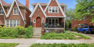 Charming 2BR Duplex in Grosse Pointe Park Gallery 1