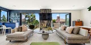 137 North Doheny Drive Gallery 1