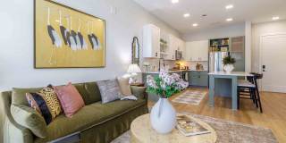 The Felicity on Perry Gallery 24