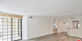 555 S Barrington Ave Gallery 13