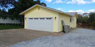 3 Bedroom Home With Large Backyard on West Side Gallery 3