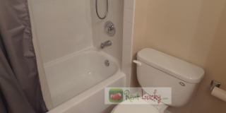 Super Cute Studio w/Parking in Fantastic Downtown Seattle Location!! Gallery 16