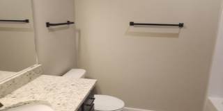 880 N Main Gallery 11