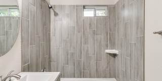 Beautiful updated home in The Village - 2 bed 1 bath Gallery 24