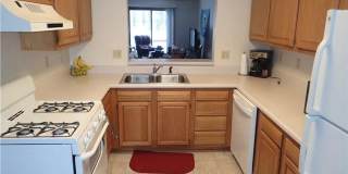 Beautiful 2 bed 1.5 bath Condo for Rent in Quiet Neighborhood! Gallery 1