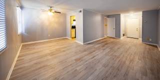 Williamsburg Square Gallery 4