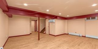 709 Carlyle Street Gallery 24
