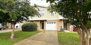 Cute Town home, great location! Gallery 1