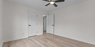 1821 Swann St Gallery 4