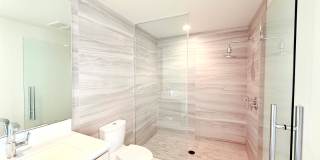 Very Unique Spacious Two Bedroom - Two bath luxury Condo with Views and Pool Gallery 18