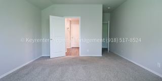 Beautifully Updated 4Bed/2Bath Home, Backs Up to Greenbelt! Gallery 31