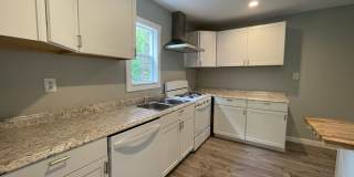 Beautiful 3 bedroom home available Early August! Gallery 9