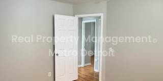Move-In Ready Brick Ranch on a Corner Lot | Warren Gallery 8