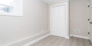 1840 N Saint Louis Avenue Gallery 23