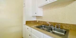 Swan Court Apartments - 1 and 2 Bedroom Homes! Gallery 19