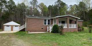 3 Bedroom, 2 Bathroom Home in a Beautiful Country Setting Gallery 1