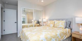 Beautiful 3 bed 2.5 baths "fully furnished" townhouse in the charming neighborhood of University Heights. Gallery 40