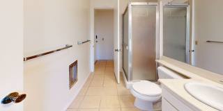 Top Floor 2 Bed, 2 Bath Condo For Rent on California Blvd in Pasadena - Close to Cal Tech! Gallery 16