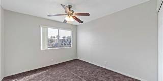 1308 E Oaks Street Gallery 7